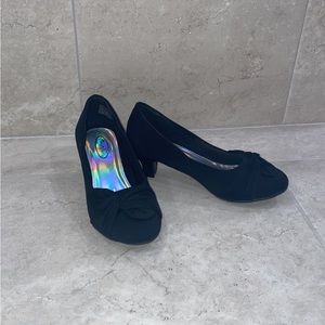 Marbella girls black heels size 4